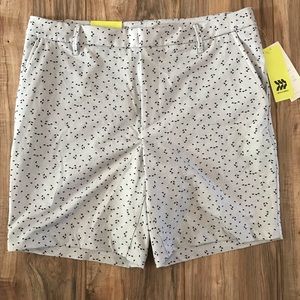 New All In Motion men’s golf shorts size 36.